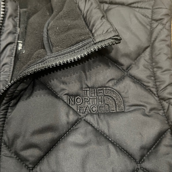 The North Face Men's Dark Quilted Vest Small - Picture 2 of 6